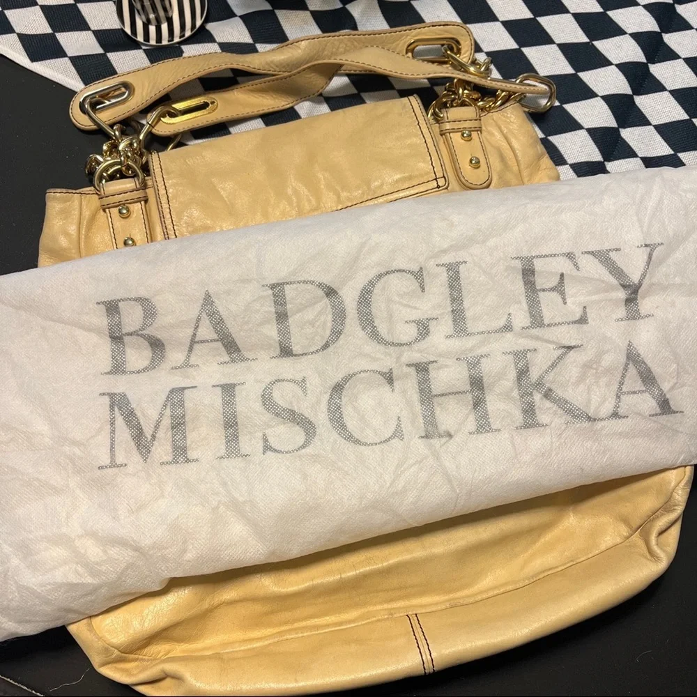 Badgley Mischka Tan Vegan Leather Shoulder Bag Buttery Soft Gold Handles 13x16” - Picture 7 of 8